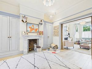 Living Room- click for photo gallery